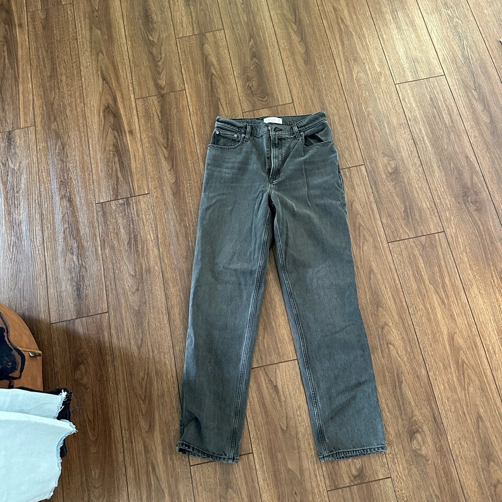 Abercrombie 90’s Straight Ultra High Rise Jeans